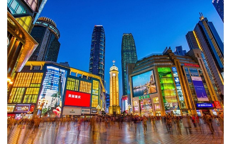 “晶彩屏顯LED異形屏天幕屏”助力重慶網(wǎng)紅美食街走向全國